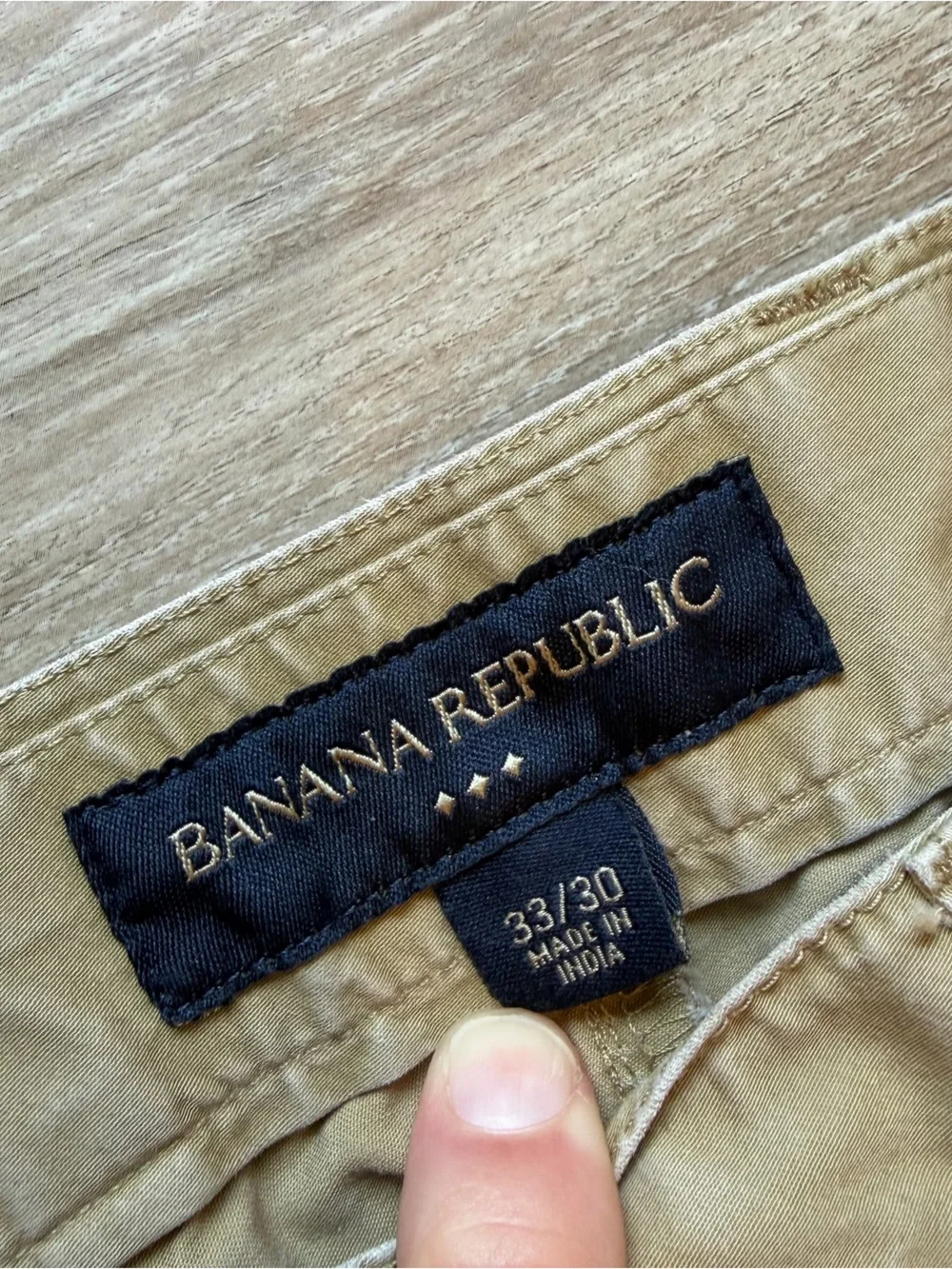 Banana Republic Men's Cargo Pants in Tan